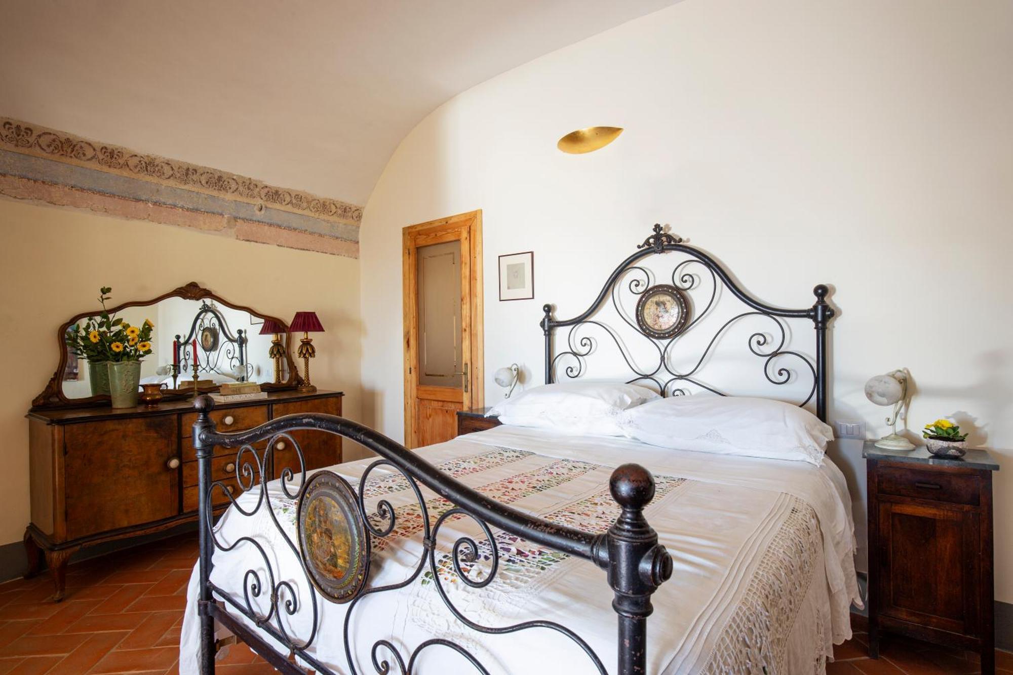 Casa Ezio Marchi - Due Appartamenti E Una Family Suite Bettolle Exterior foto